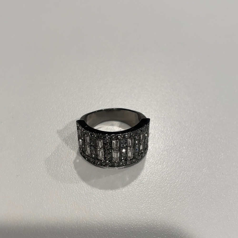 Crystal stone ring